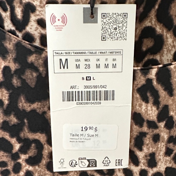 Sleeveless Leopard Print shirt in Brown & Black - Picture 3 of 4